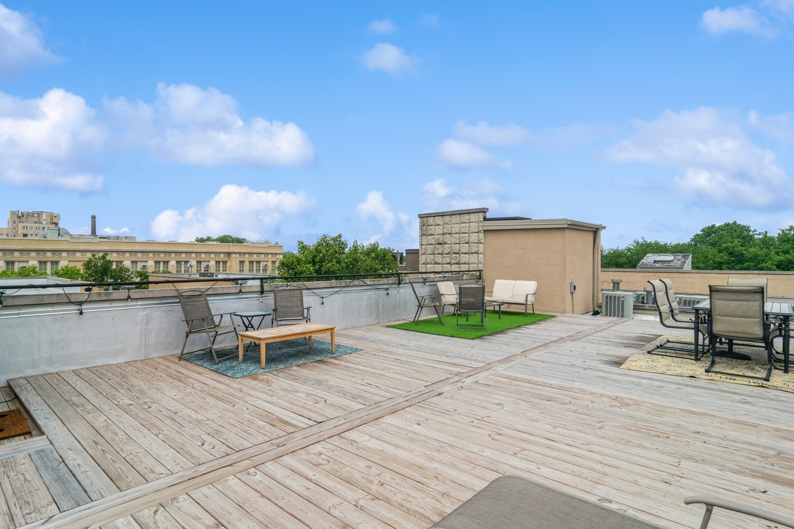 2144 W Schiller Street Unit: H