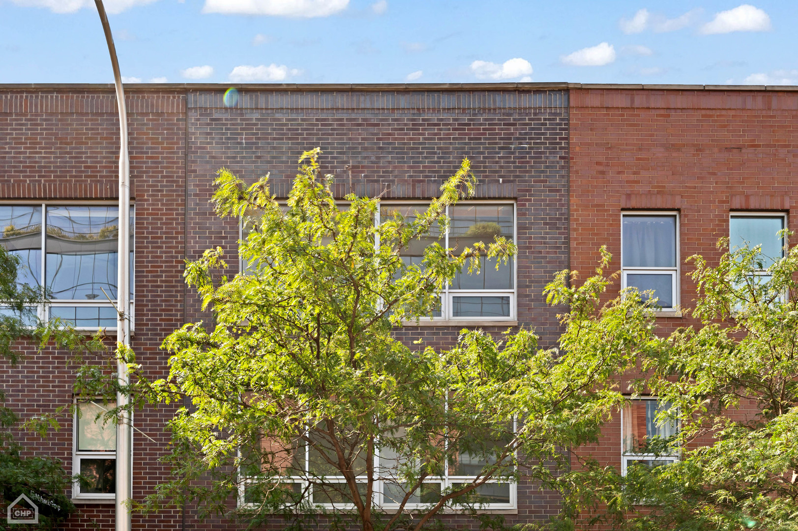 819 W Fulton Street Unit: 2