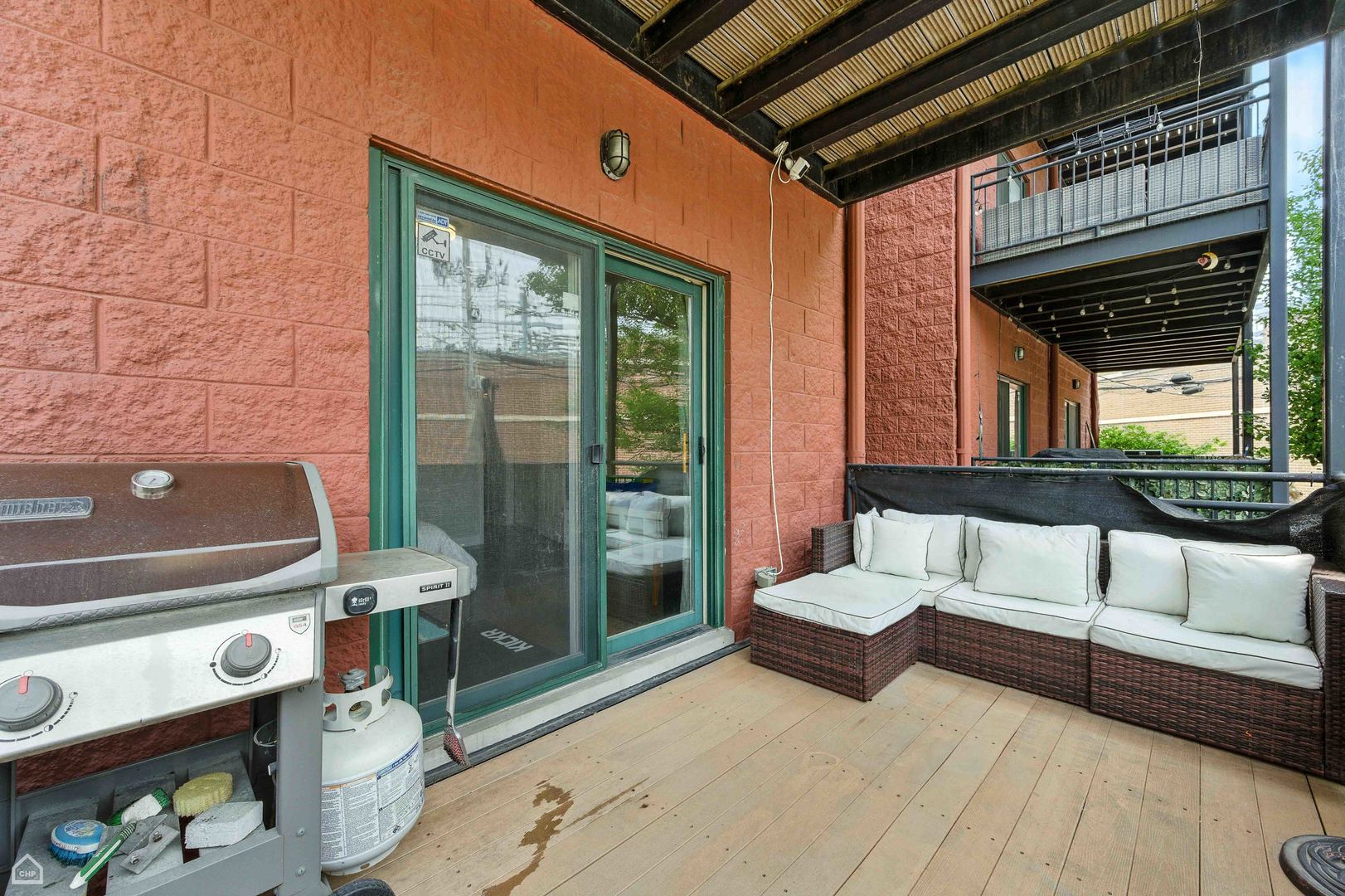 2736 N WOLCOTT Avenue Unit: 101