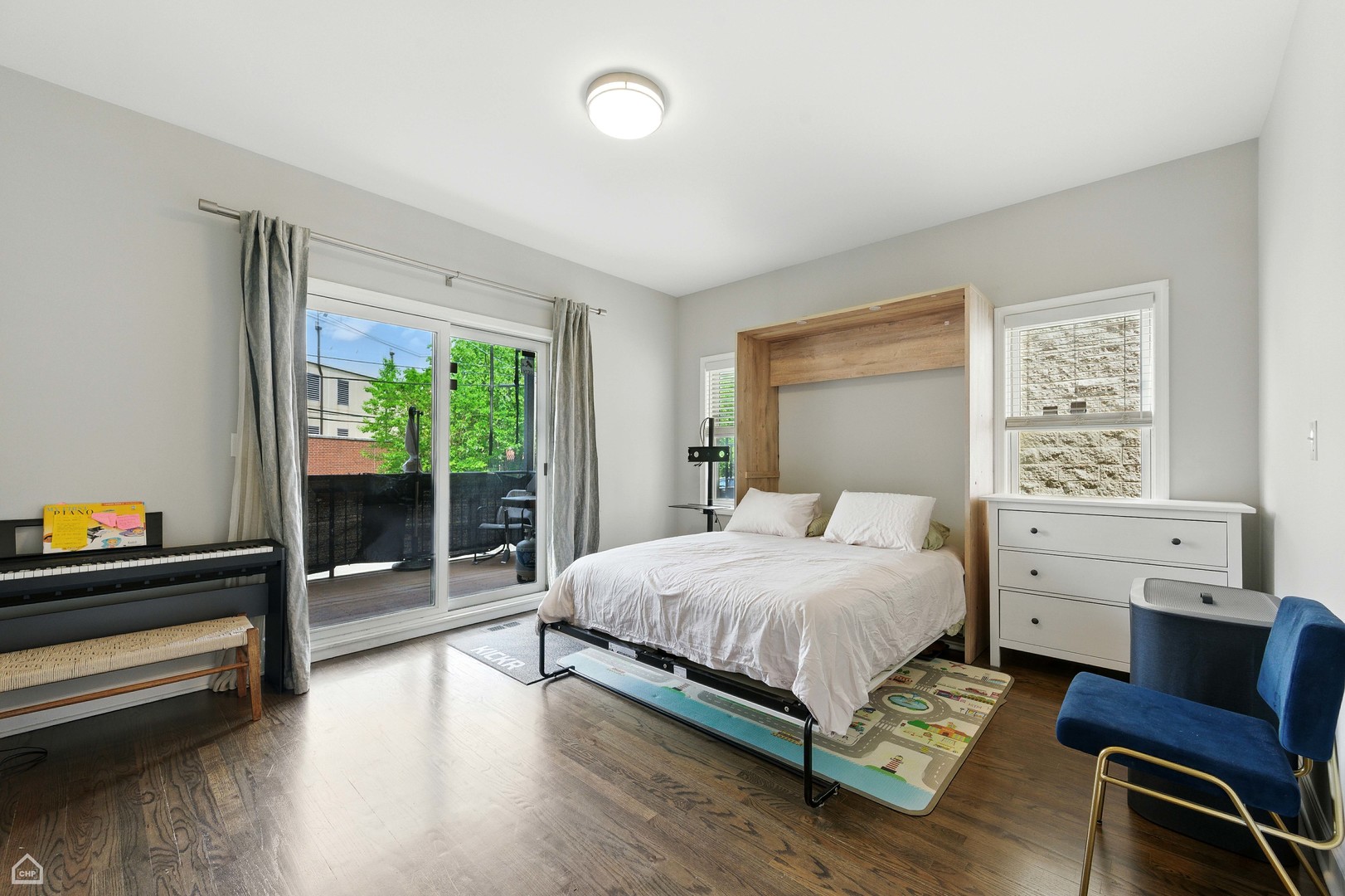 2736 N WOLCOTT Avenue Unit: 101