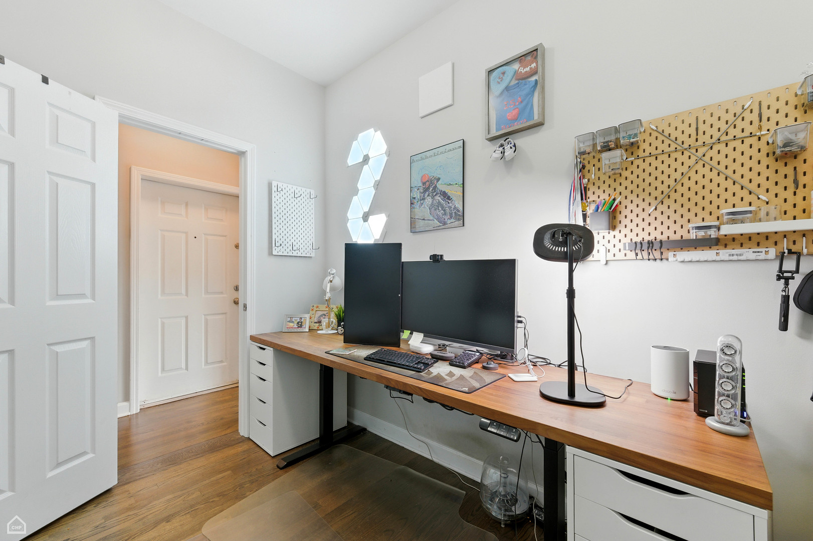 2736 N WOLCOTT Avenue Unit: 101