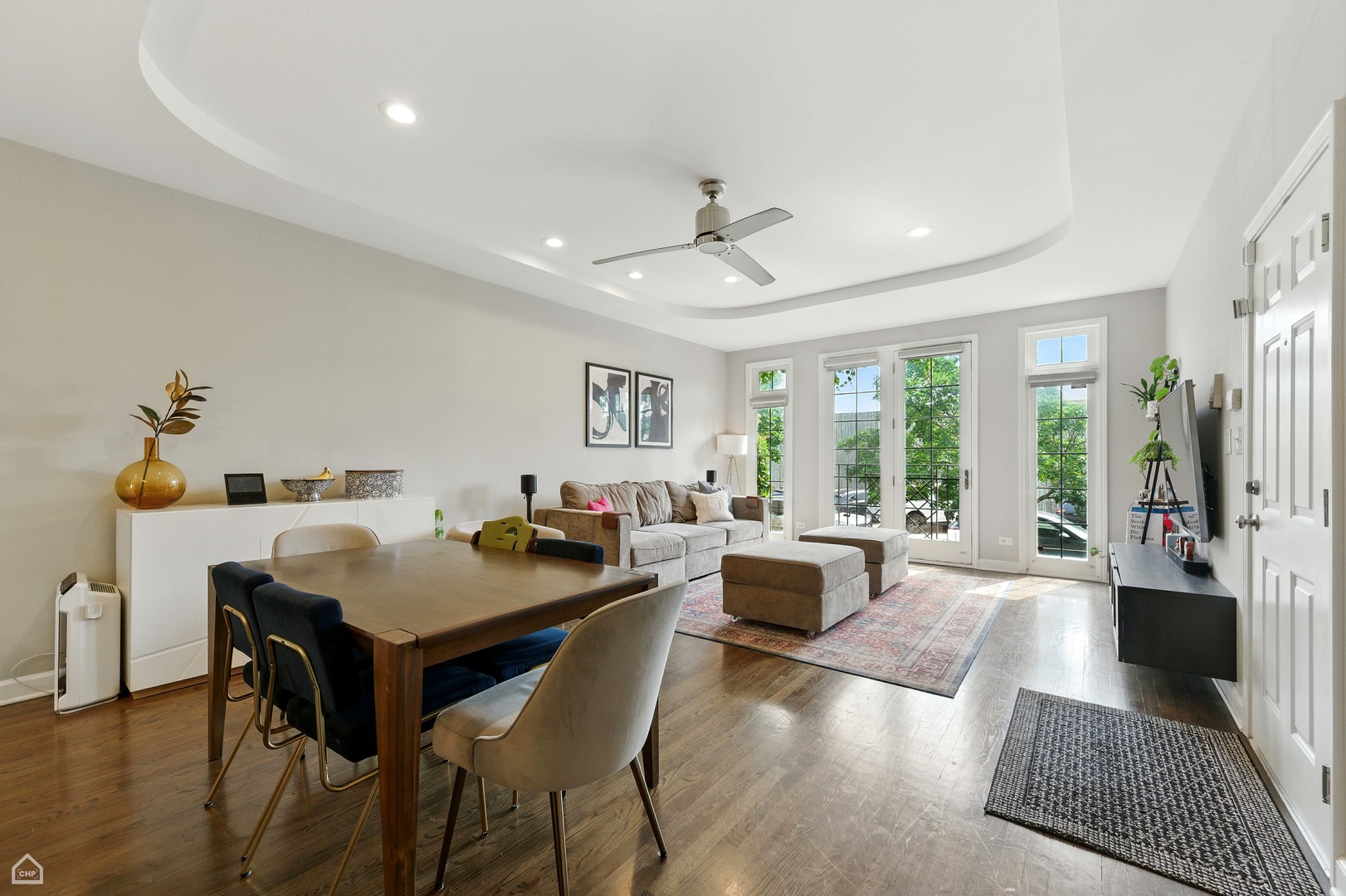 2736 N WOLCOTT Avenue Unit: 101