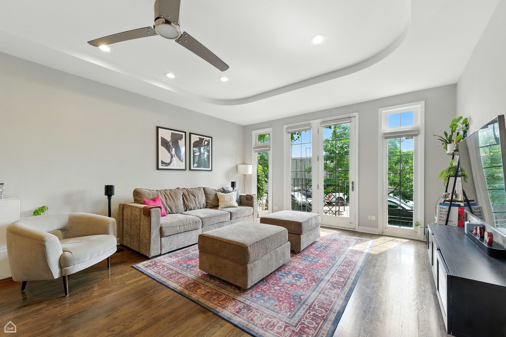 2736 N WOLCOTT Avenue Unit: 101