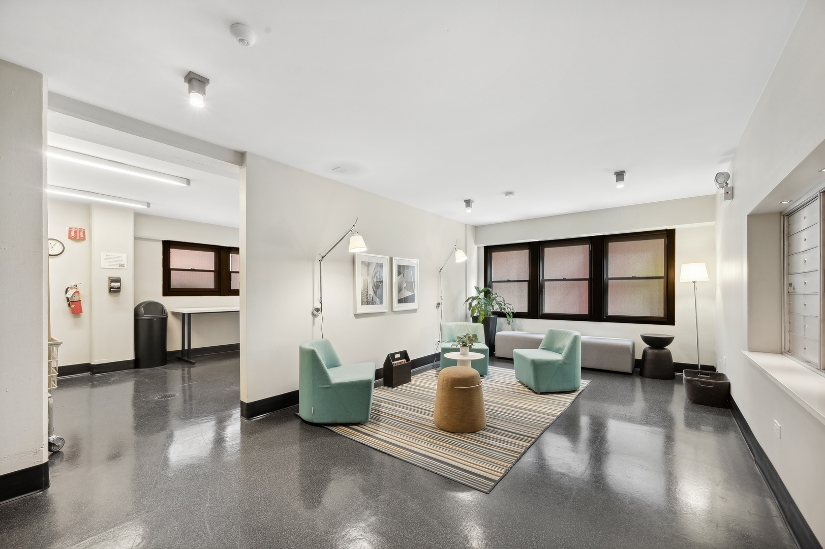 1350 N Astor Street Unit: 4C