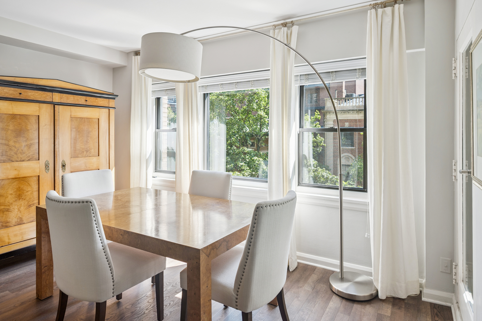 1350 N Astor Street Unit: 4C