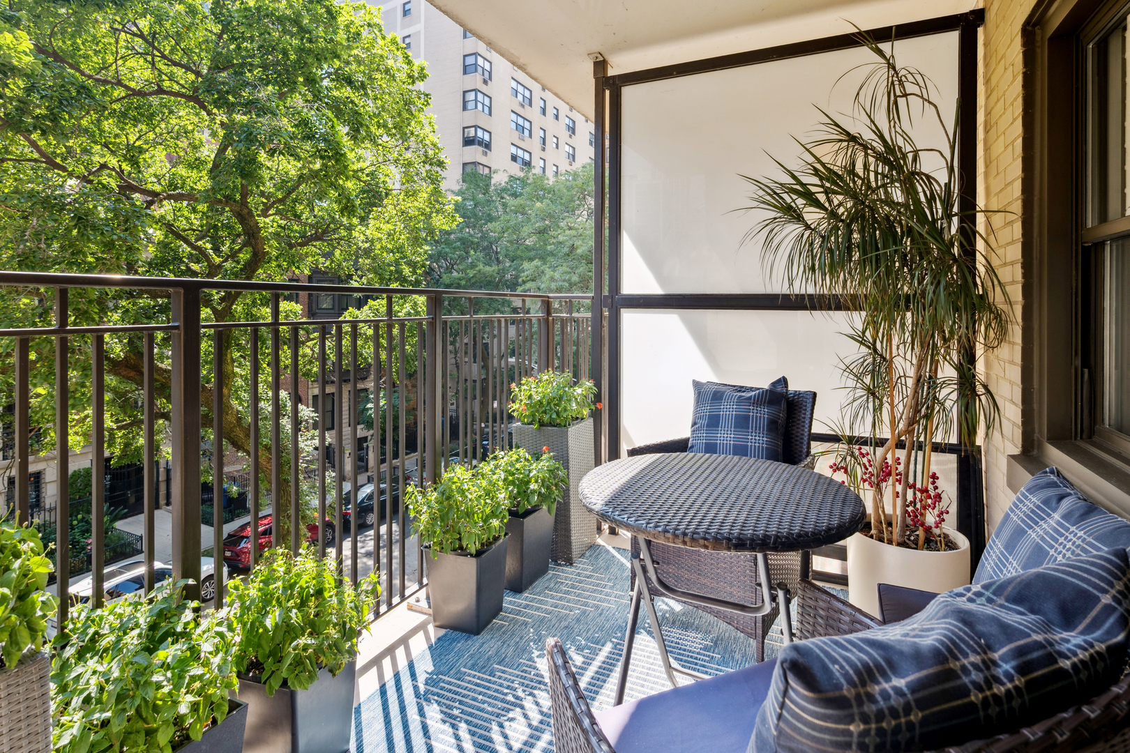 1350 N Astor Street Unit: 4C
