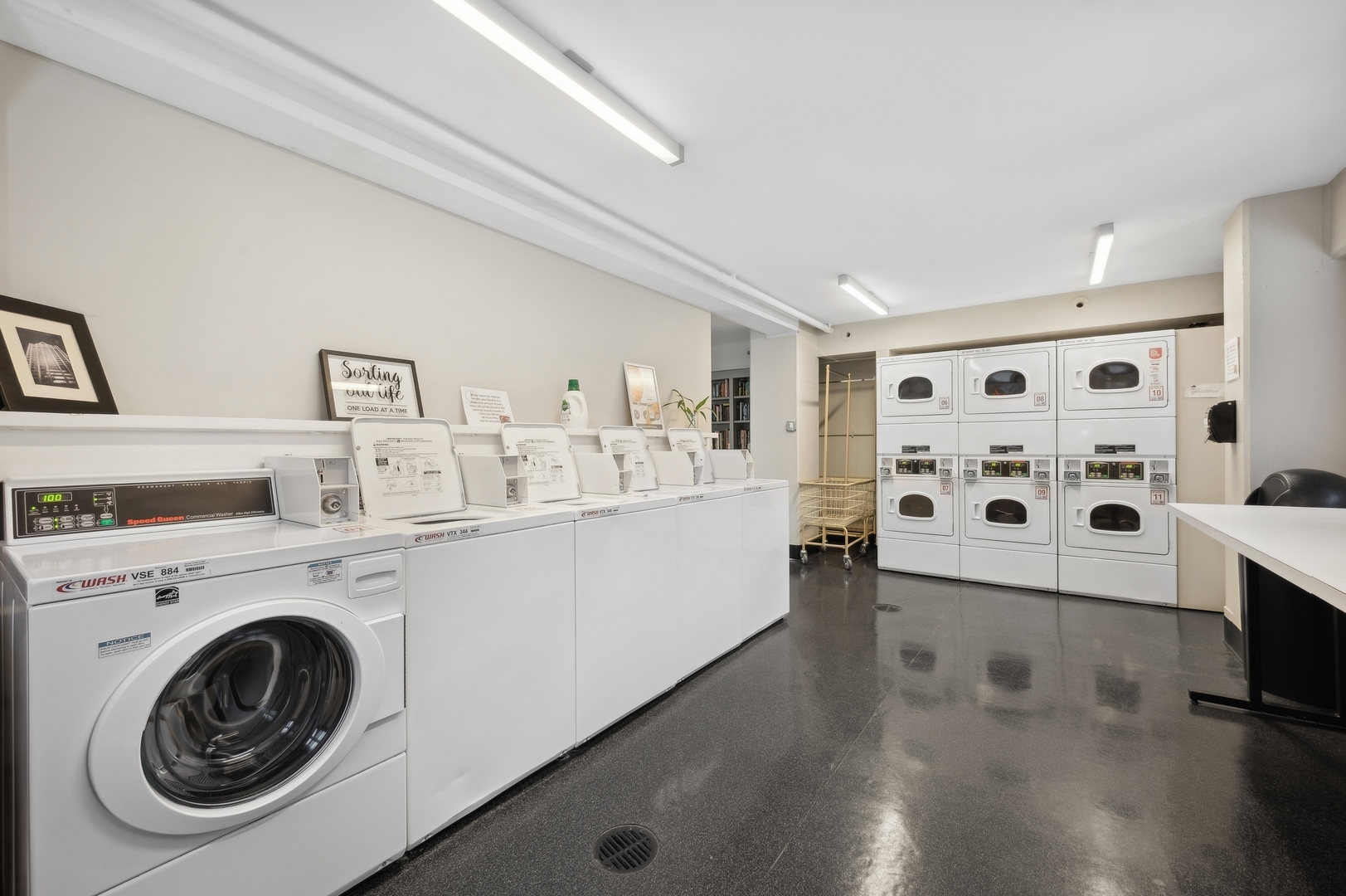1350 N Astor Street Unit: 4C