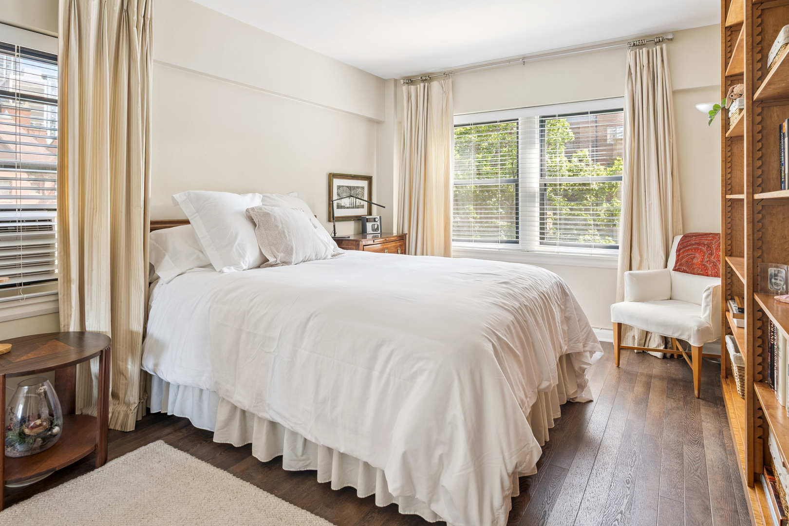 1350 N Astor Street Unit: 4C