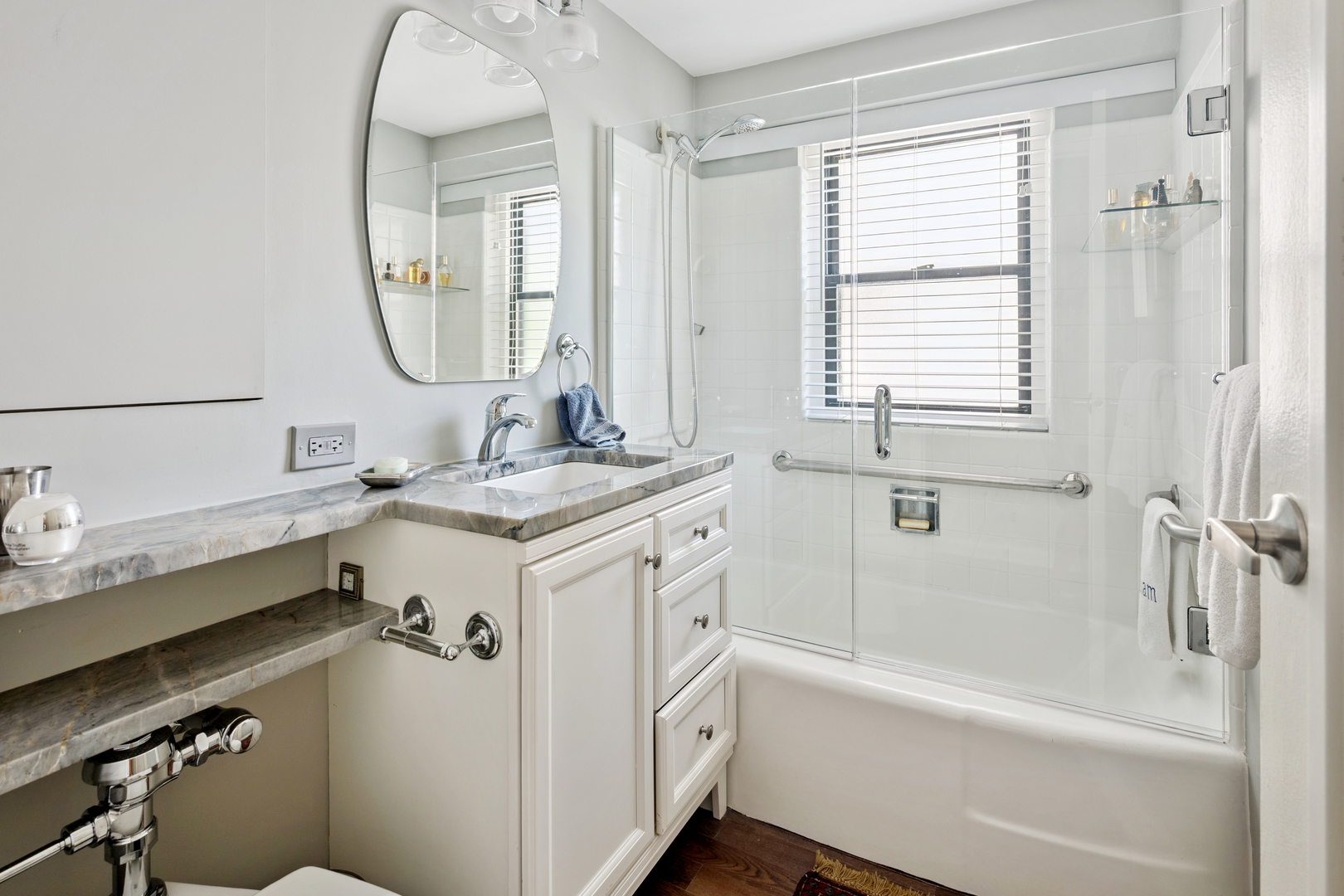 1350 N Astor Street Unit: 4C