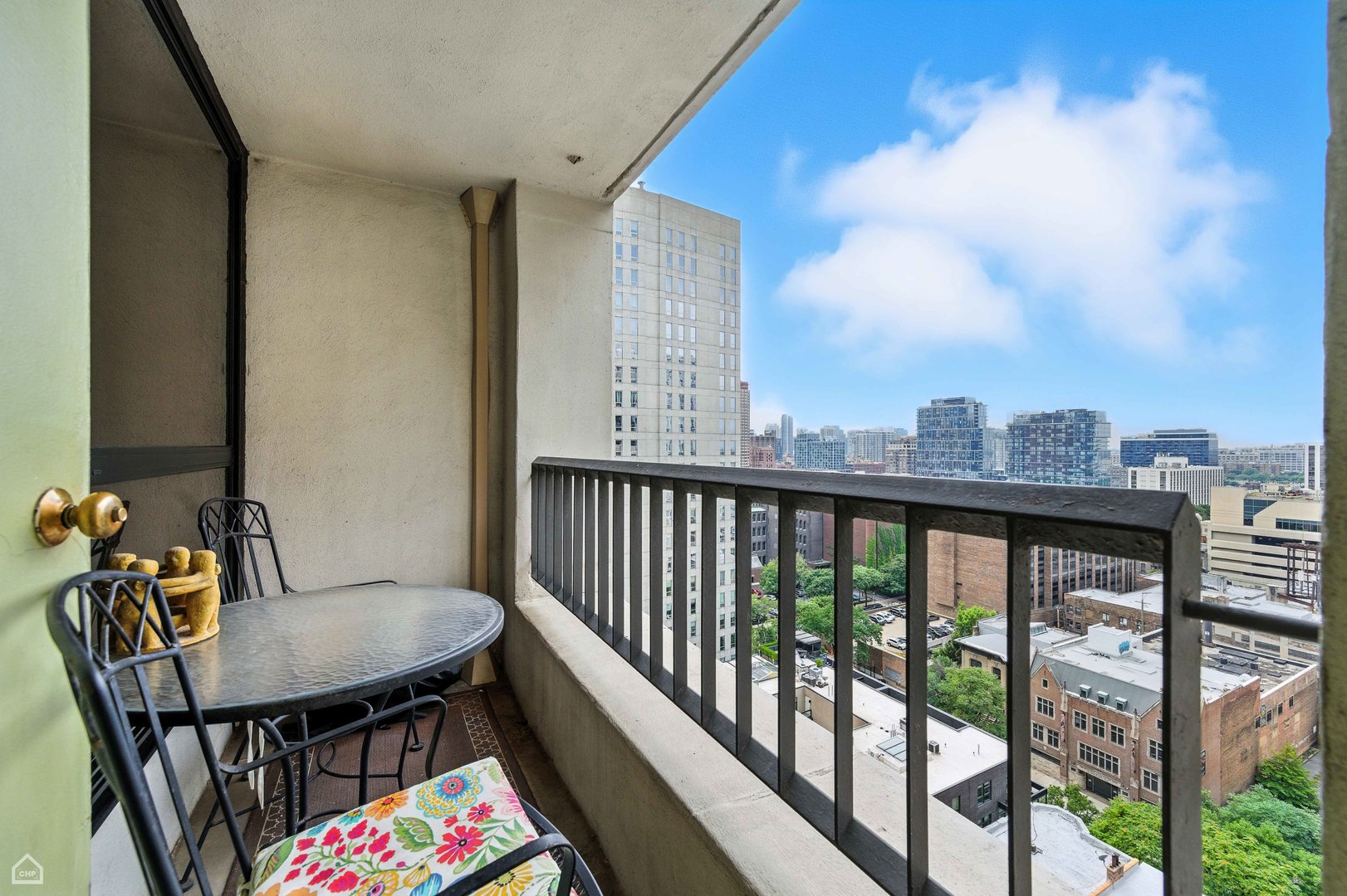 1030 N STATE Street Unit: 11M