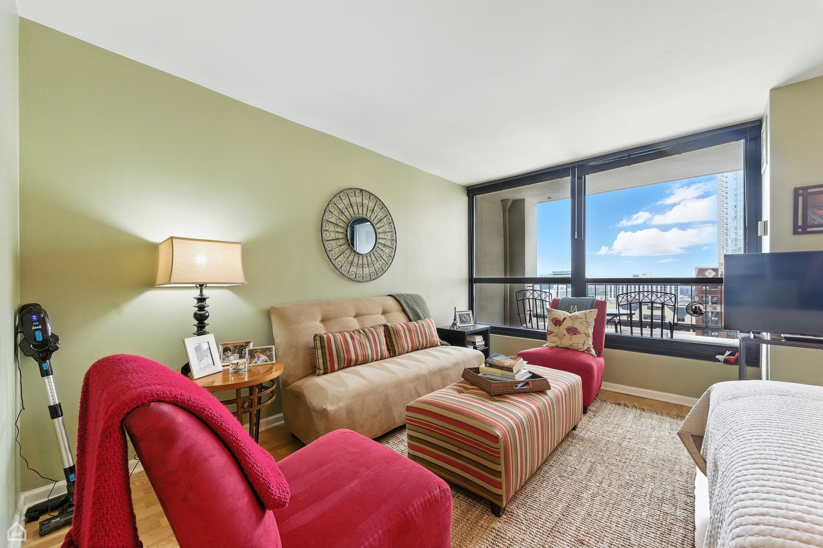 1030 N STATE Street Unit: 11M