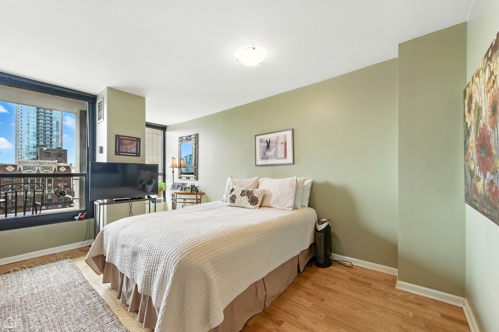 1030 N STATE Street Unit: 11M