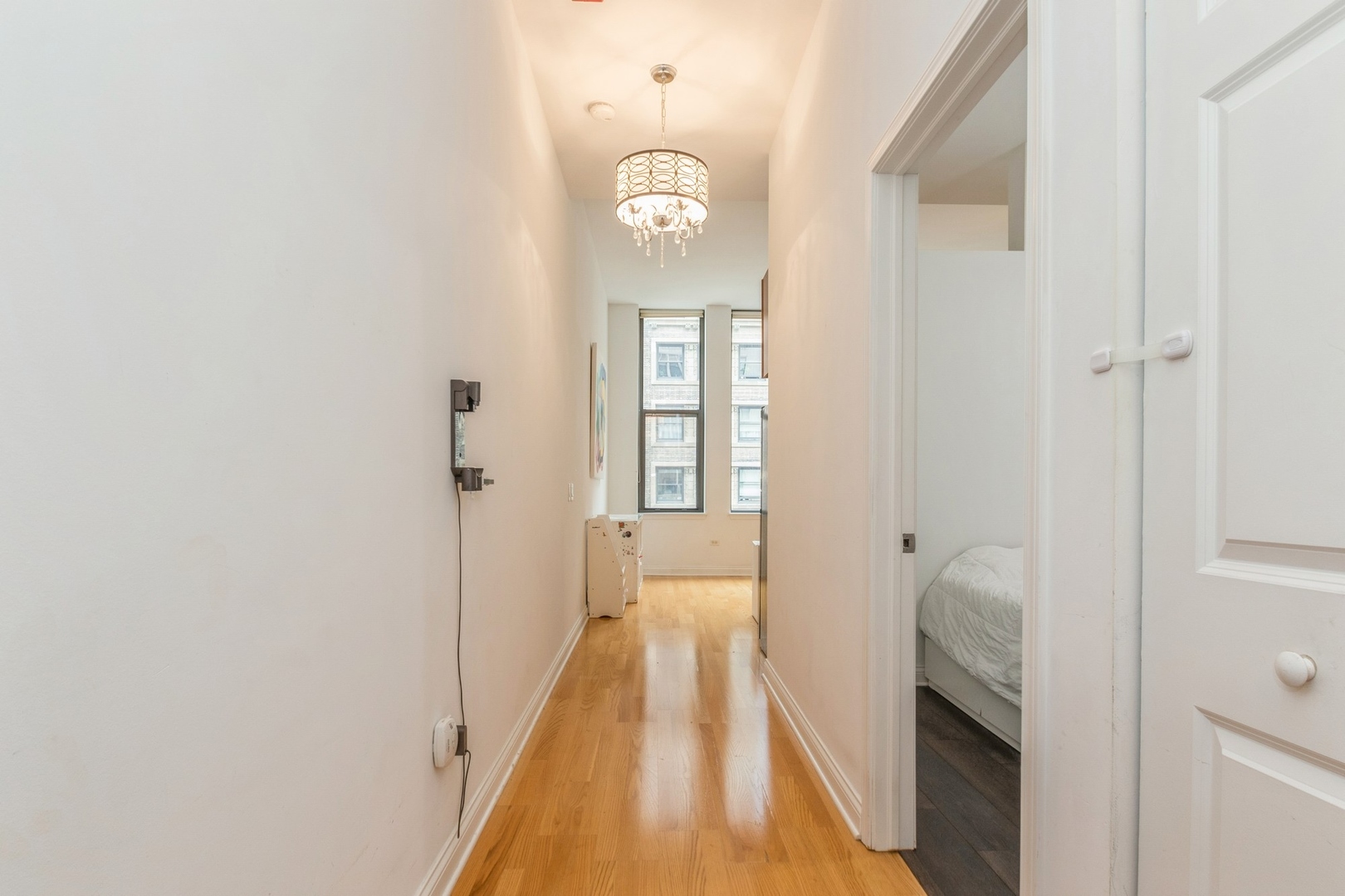 8 W Monroe Street Unit: 1005
