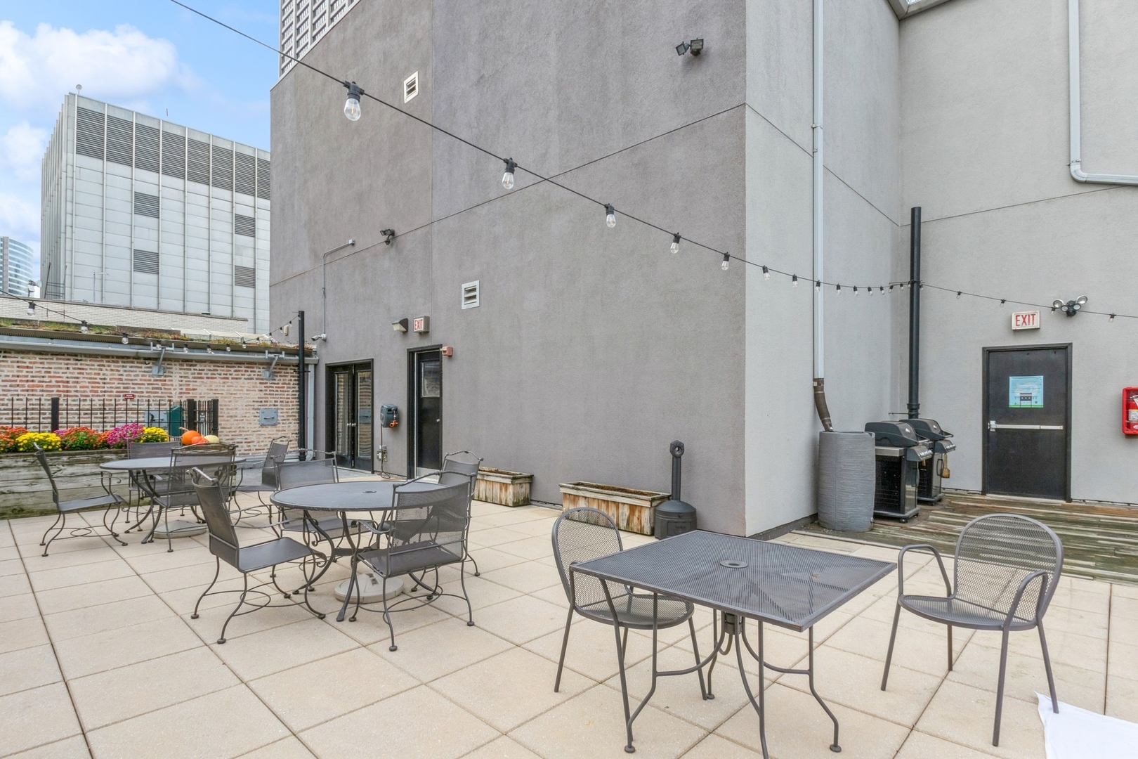 8 W Monroe Street Unit: 1005