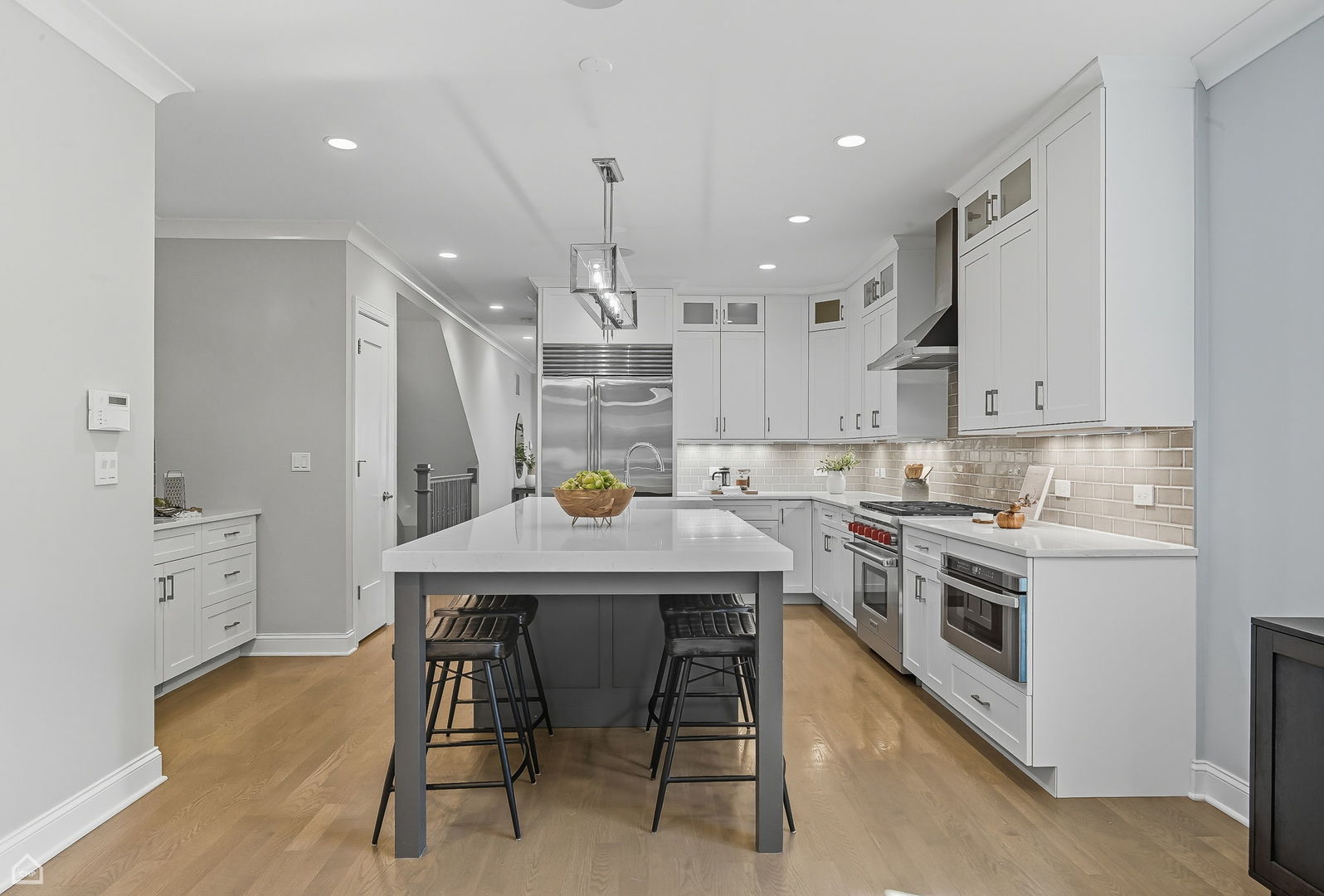 2946 N Racine Avenue Unit: 1