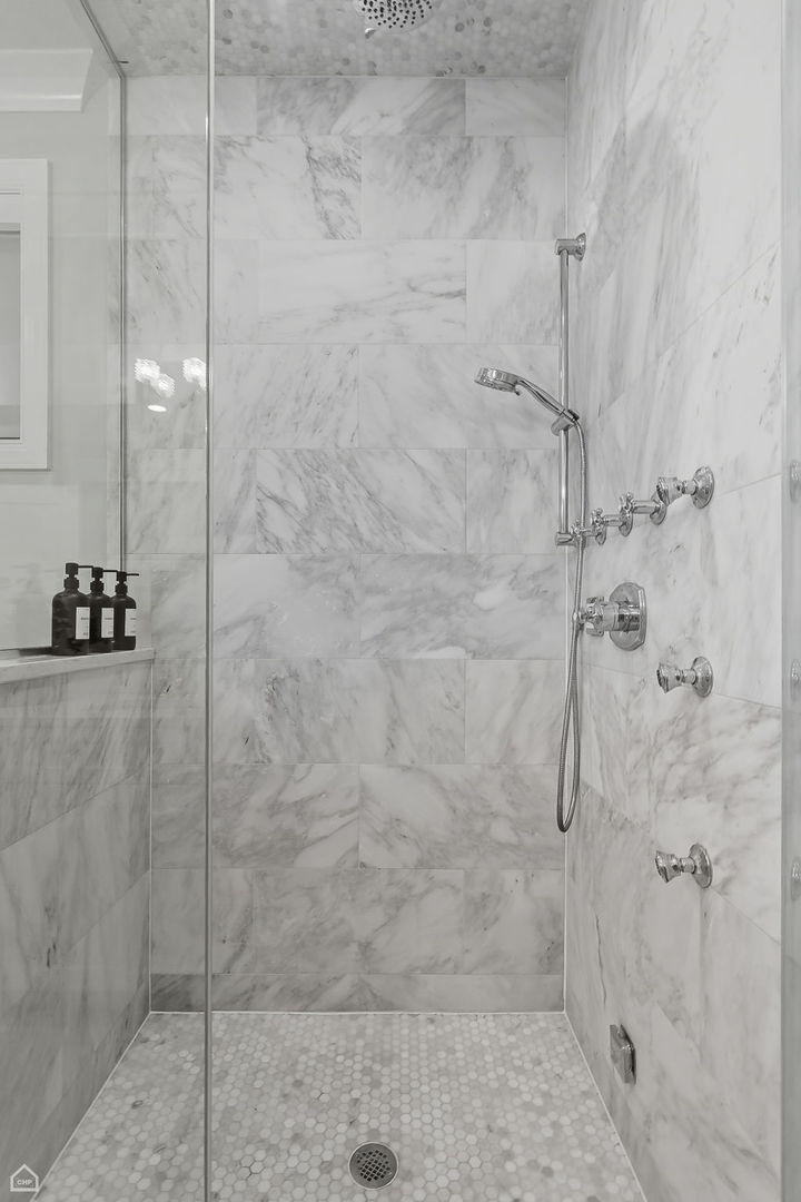 2946 N Racine Avenue Unit: 1