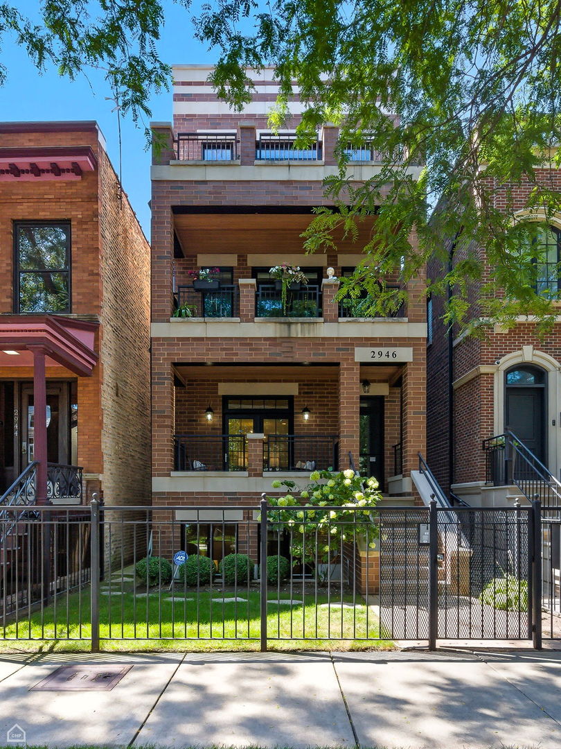 2946 N Racine Avenue Unit: 1