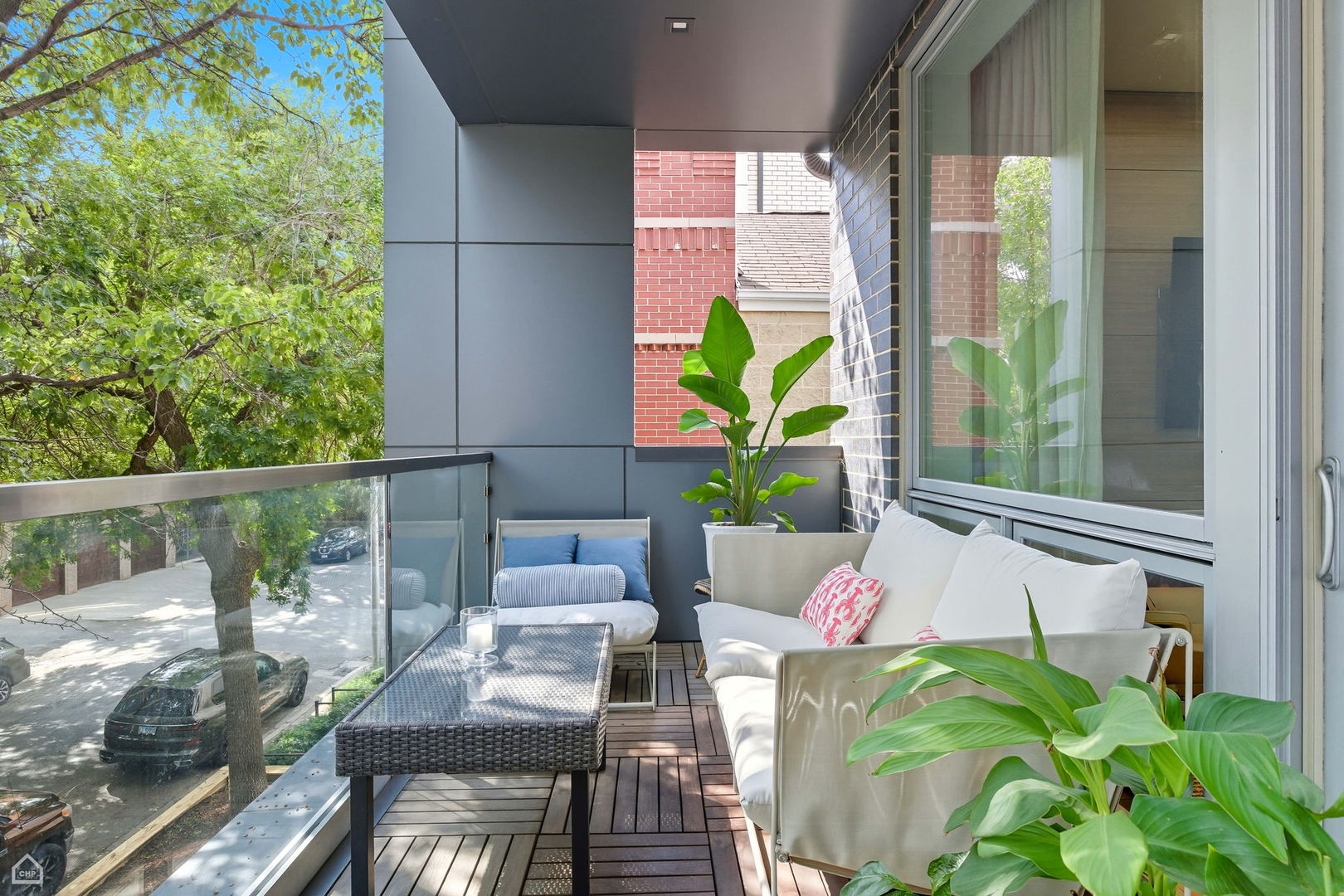 2136 W Lyndale Street Unit: 2