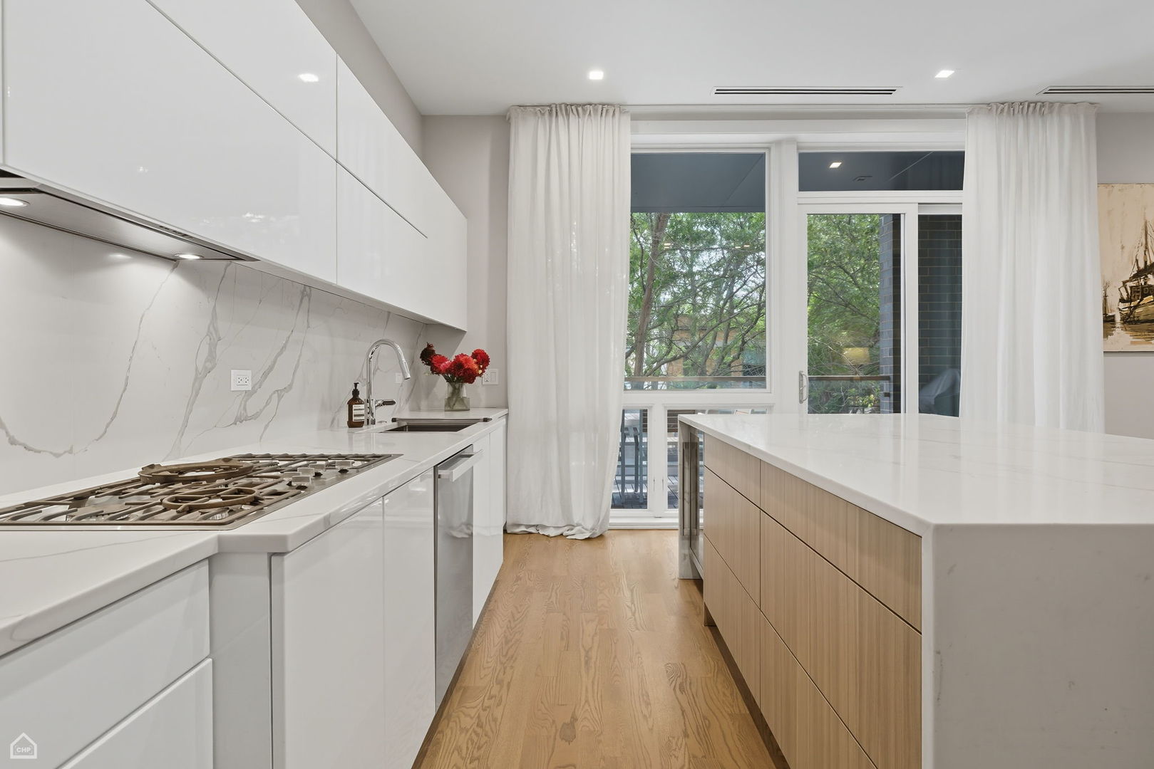 2136 W Lyndale Street Unit: 2