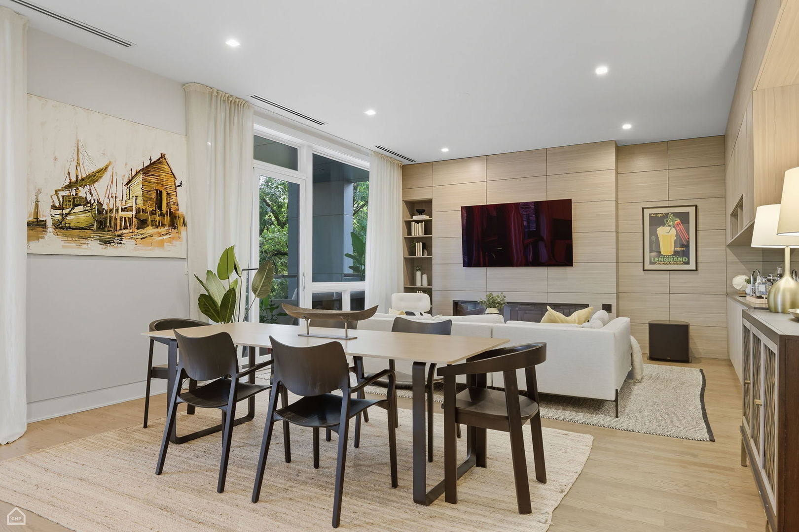 2136 W Lyndale Street Unit: 2