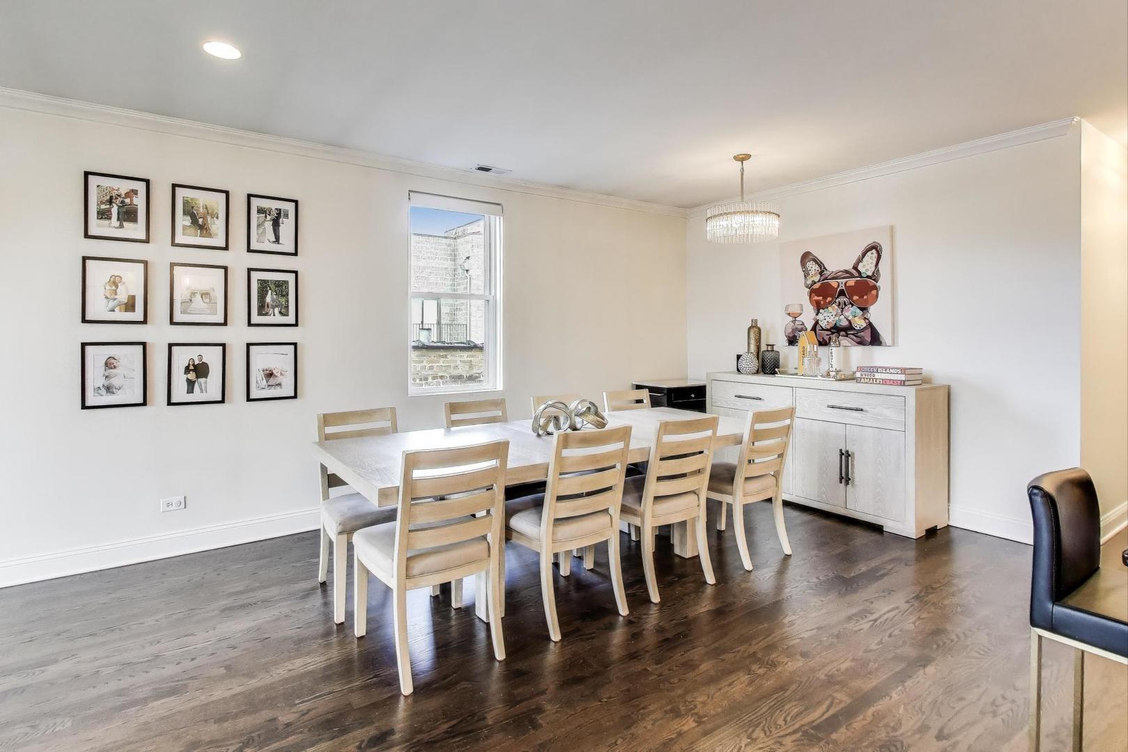 2130 W Division Street Unit: 4W