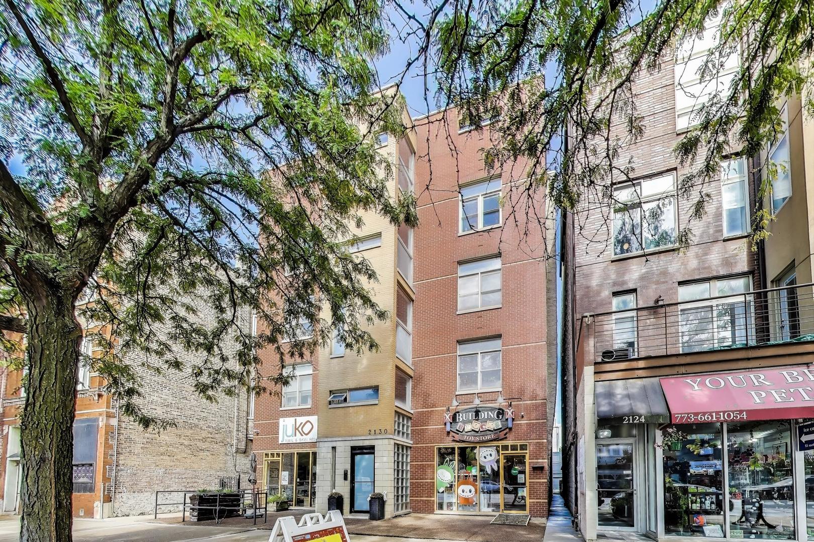 2130 W Division Street Unit: 4W