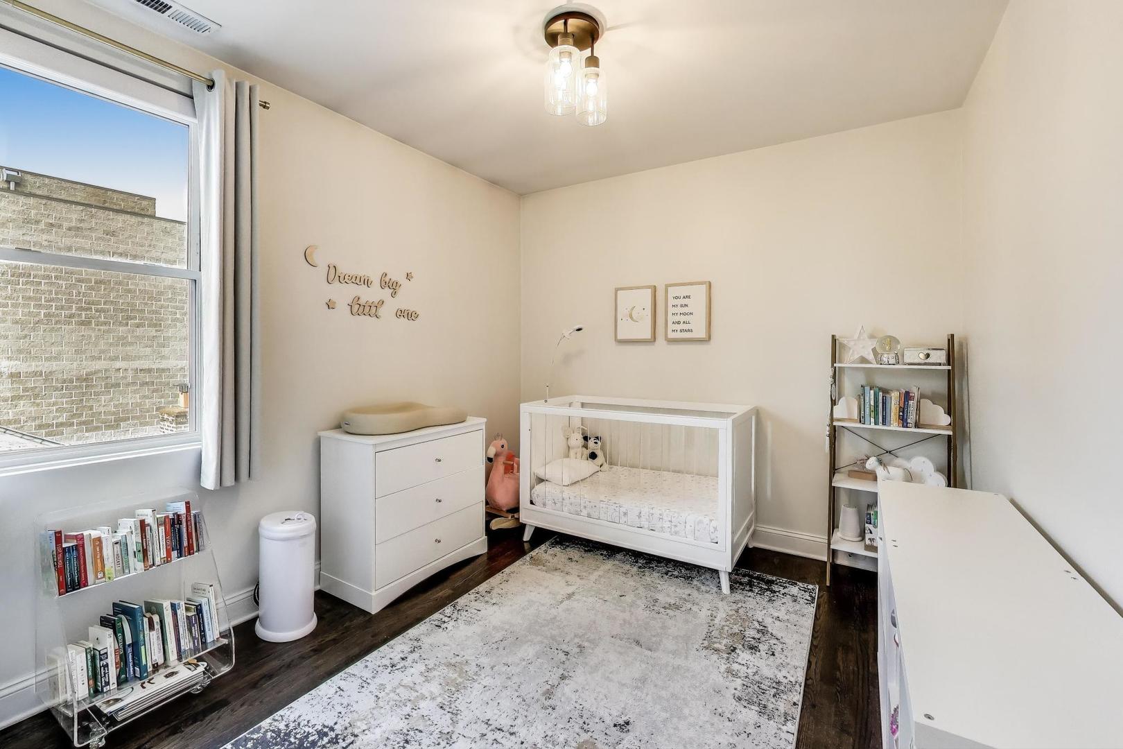 2130 W Division Street Unit: 4W