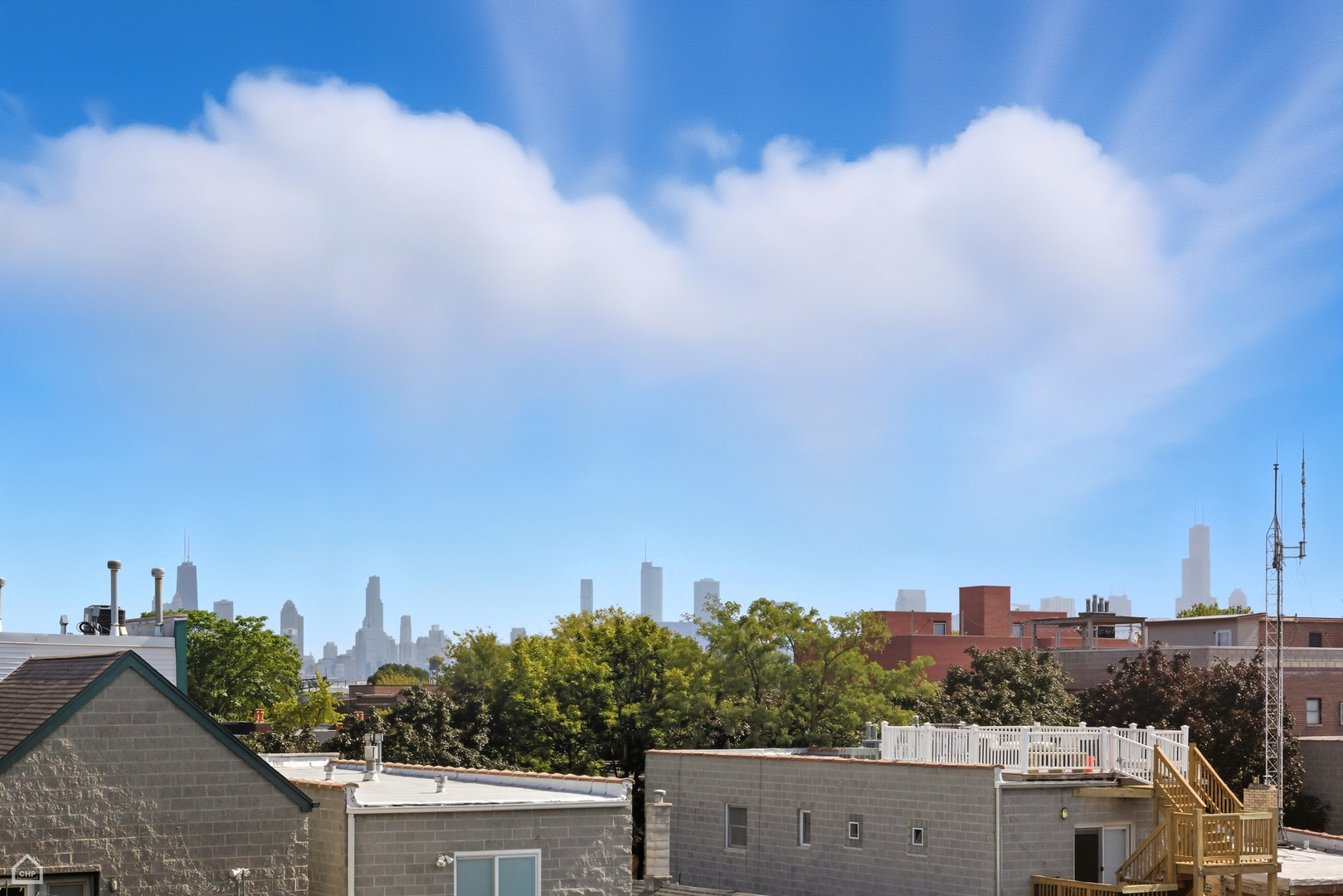 1633 N OAKLEY Avenue Unit: 3