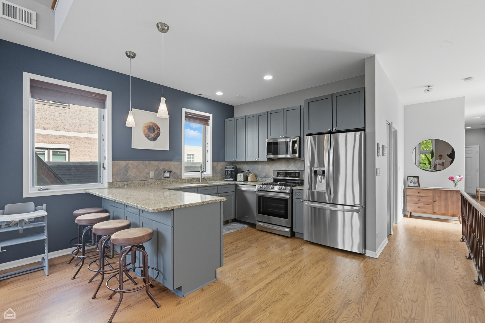 1633 N OAKLEY Avenue Unit: 3