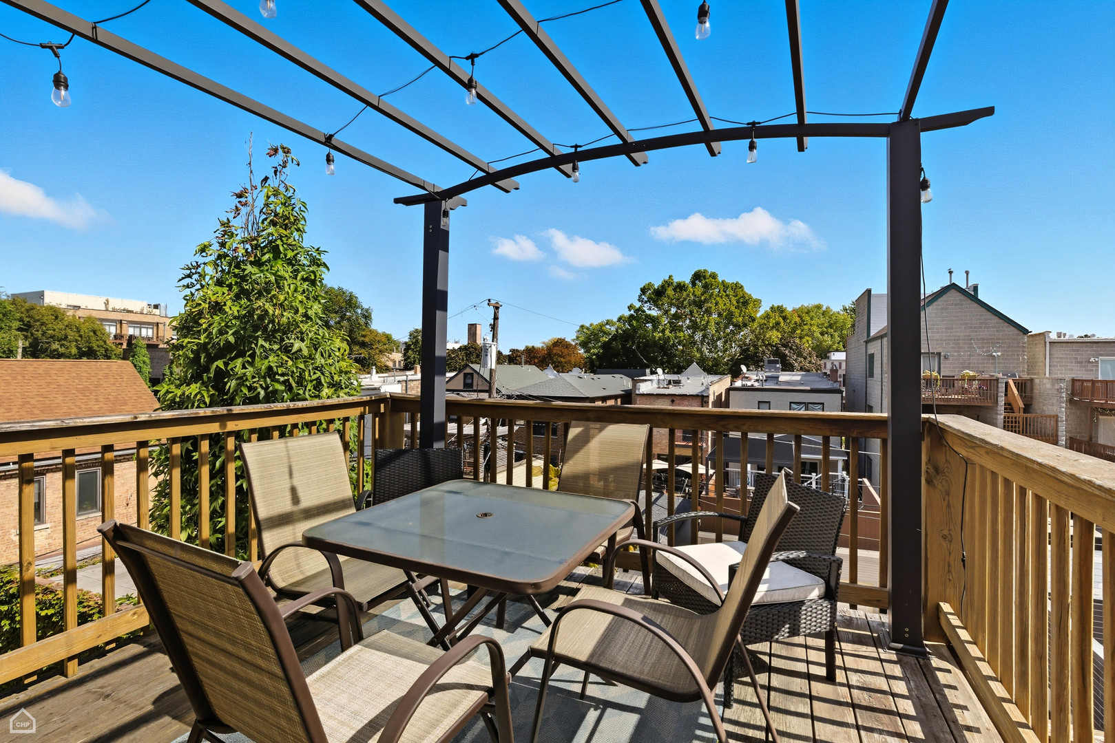 1633 N OAKLEY Avenue Unit: 3