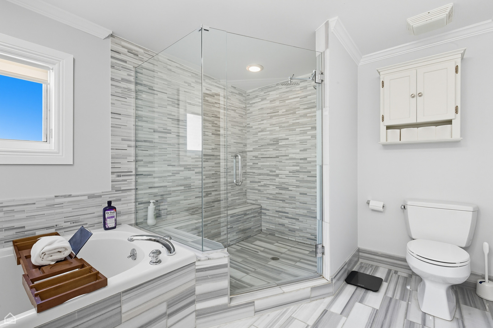 1633 N OAKLEY Avenue Unit: 3