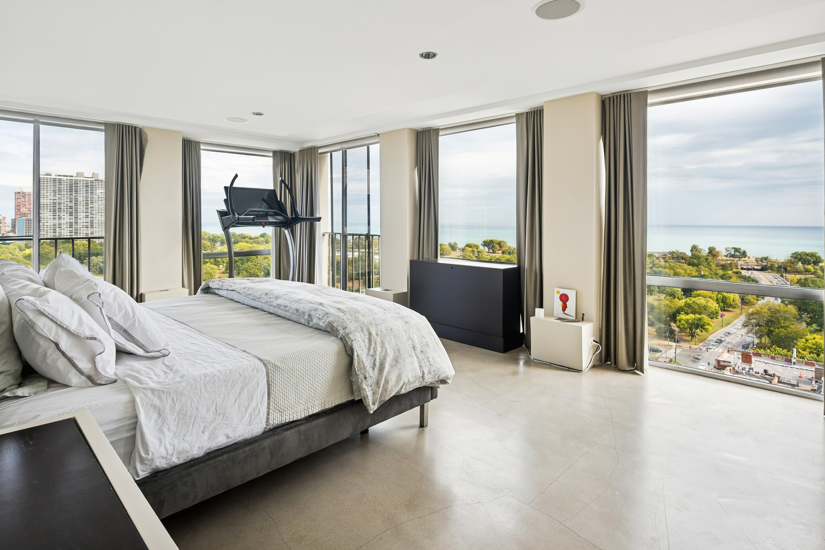 345 W Fullerton Parkway Unit: 1801