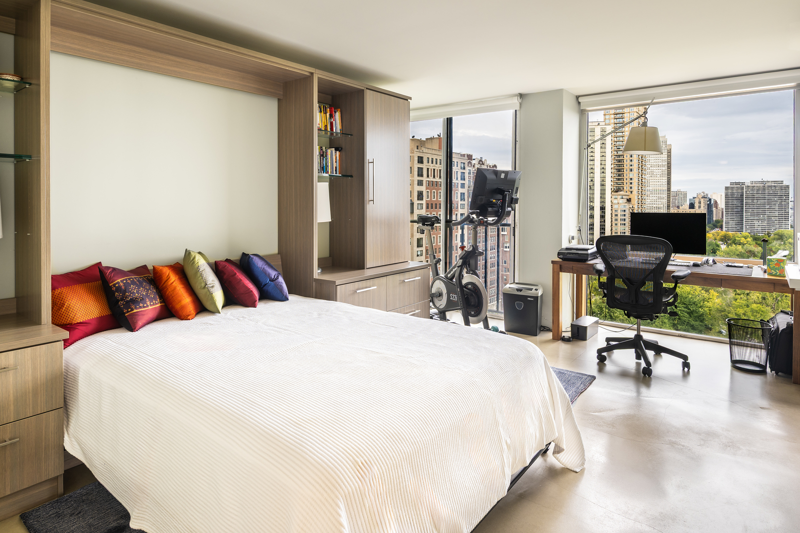 345 W Fullerton Parkway Unit: 1801