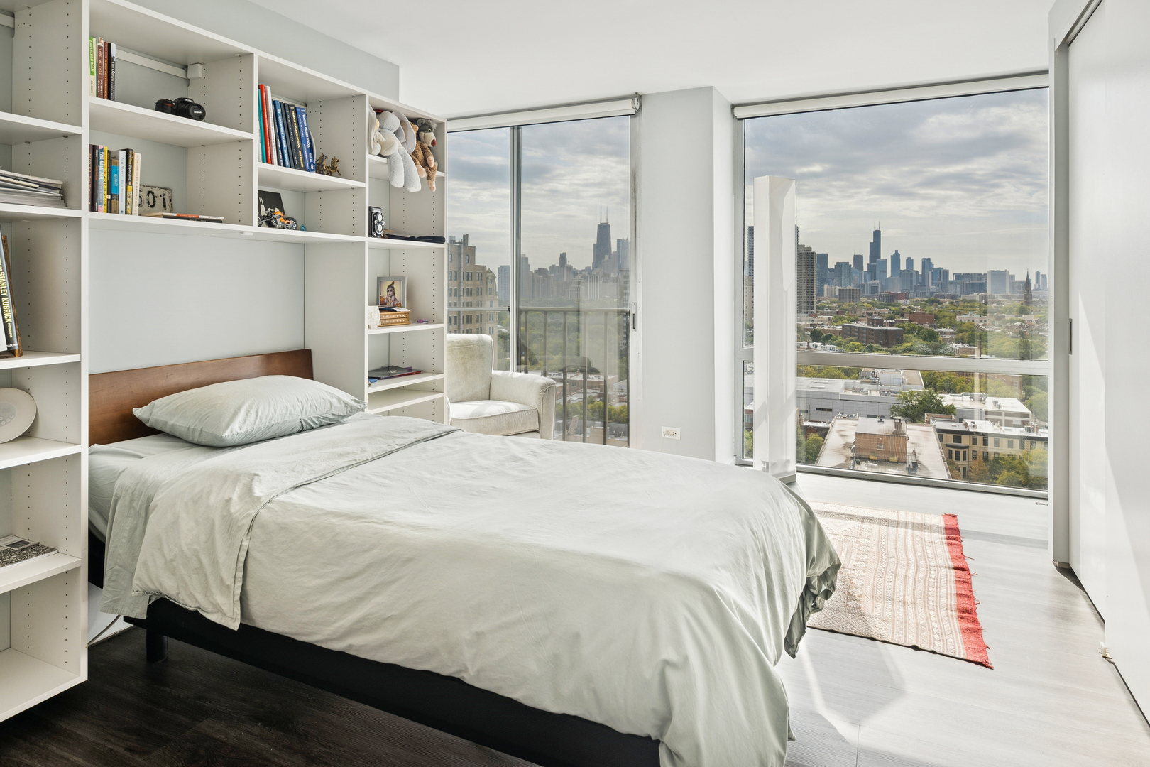 345 W Fullerton Parkway Unit: 1801