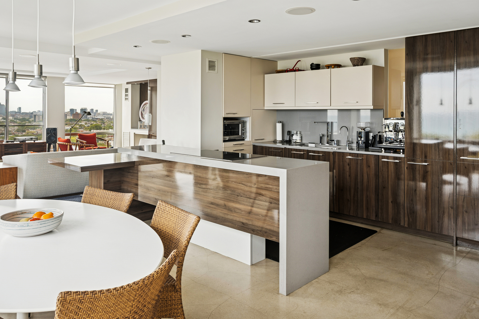 345 W Fullerton Parkway Unit: 1801
