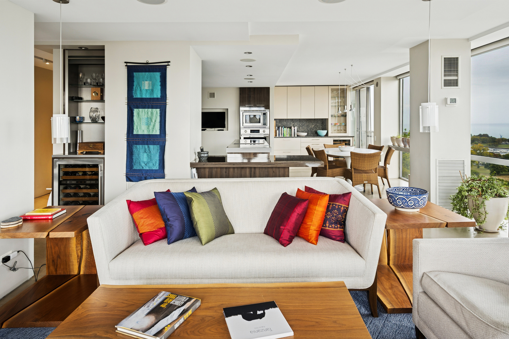 345 W Fullerton Parkway Unit: 1801