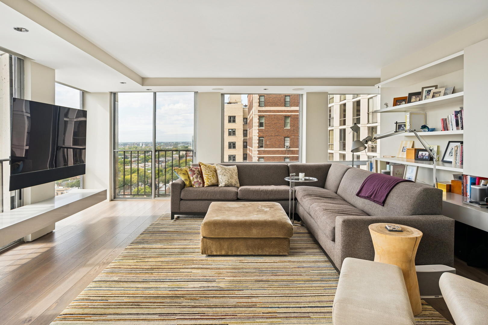 345 W Fullerton Parkway Unit: 1801