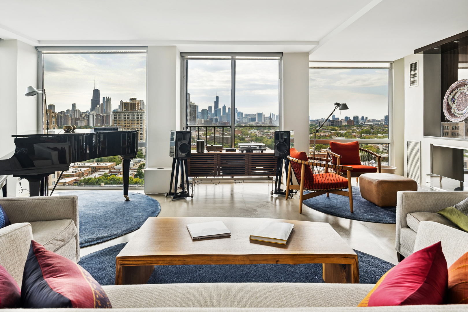 345 W Fullerton Parkway Unit: 1801