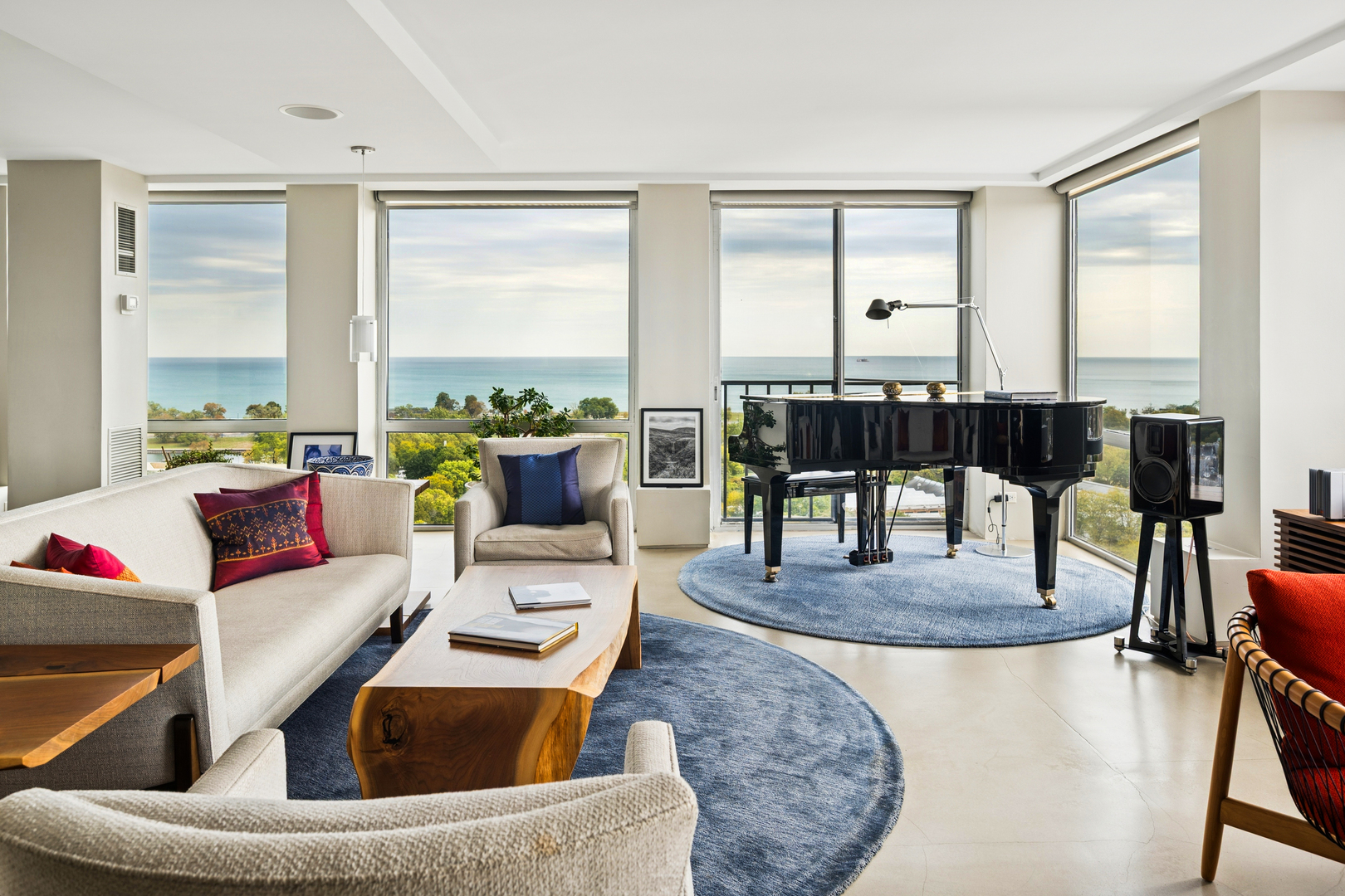345 W Fullerton Parkway Unit: 1801