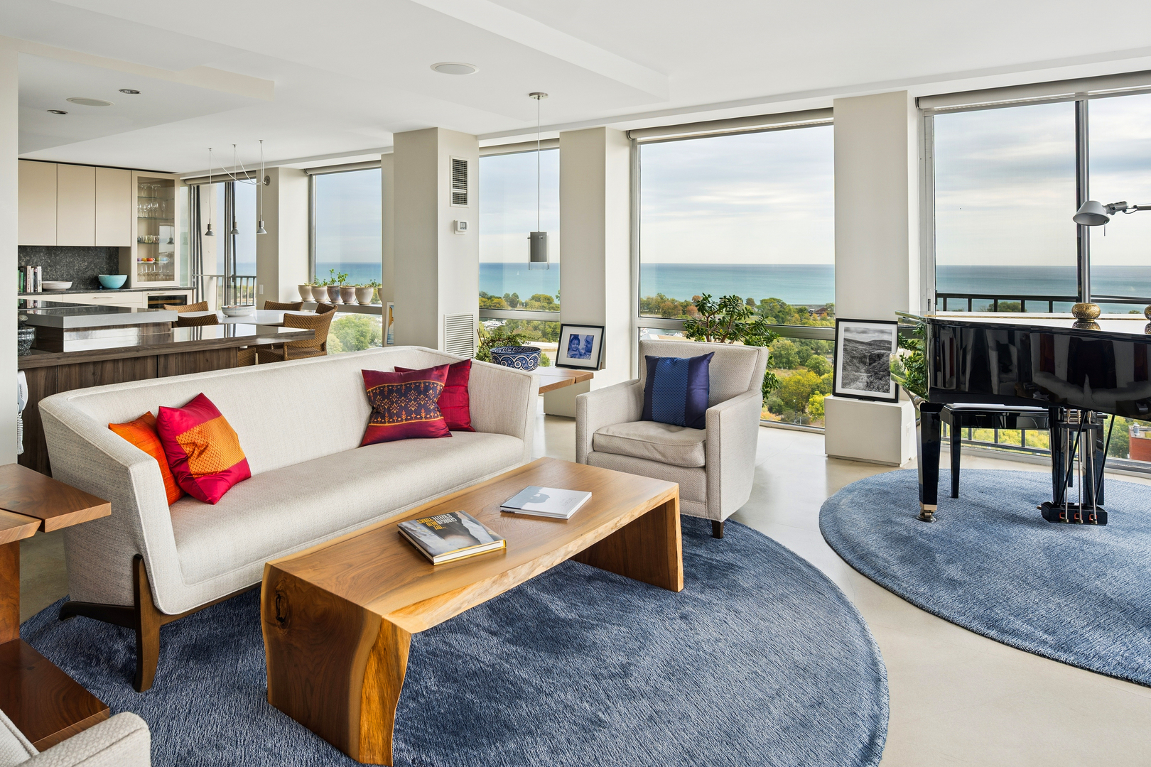 345 W Fullerton Parkway Unit: 1801