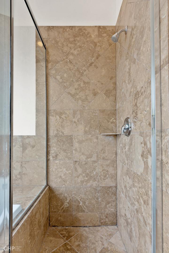 2622 W Diversey Avenue Unit: 501