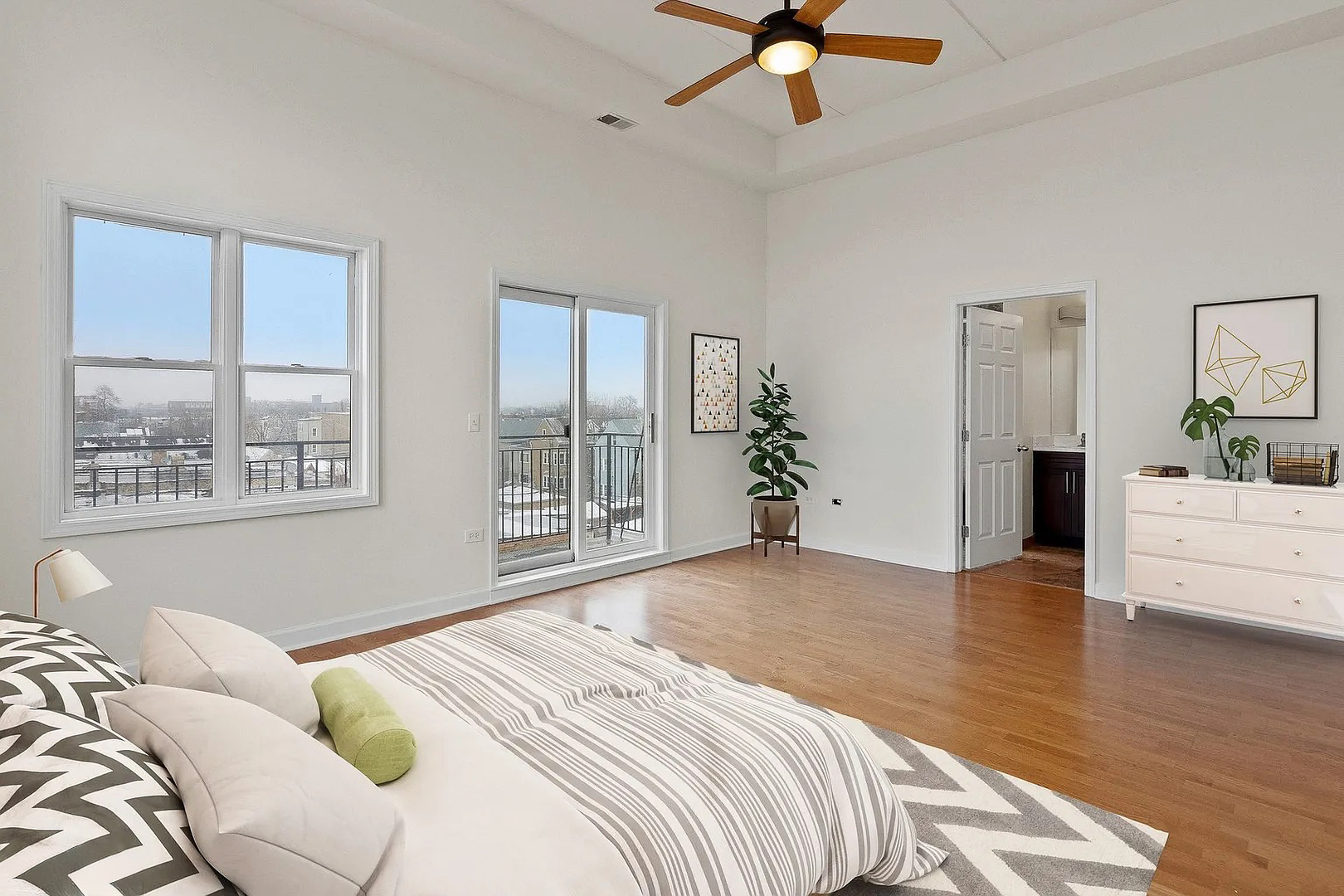 2622 W Diversey Avenue Unit: 501