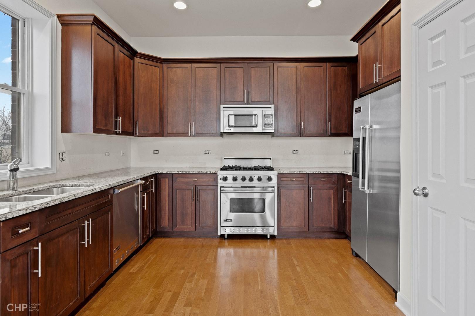 2622 W Diversey Avenue Unit: 501