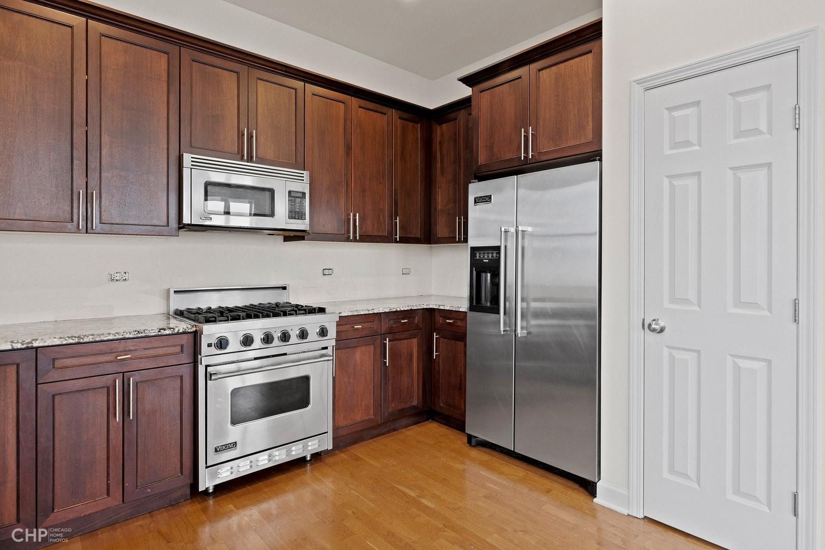 2622 W Diversey Avenue Unit: 501