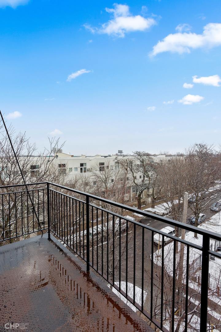 2622 W Diversey Avenue Unit: 501
