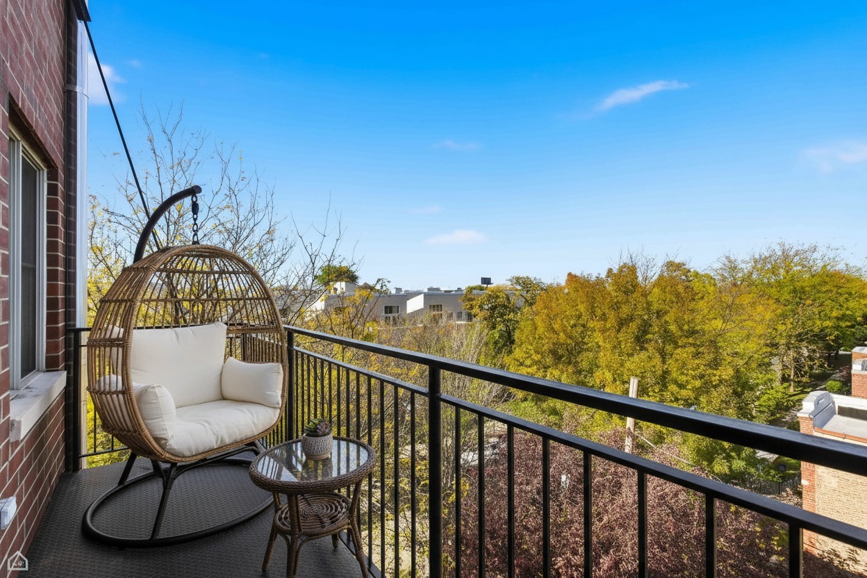 2622 W Diversey Avenue Unit: 501