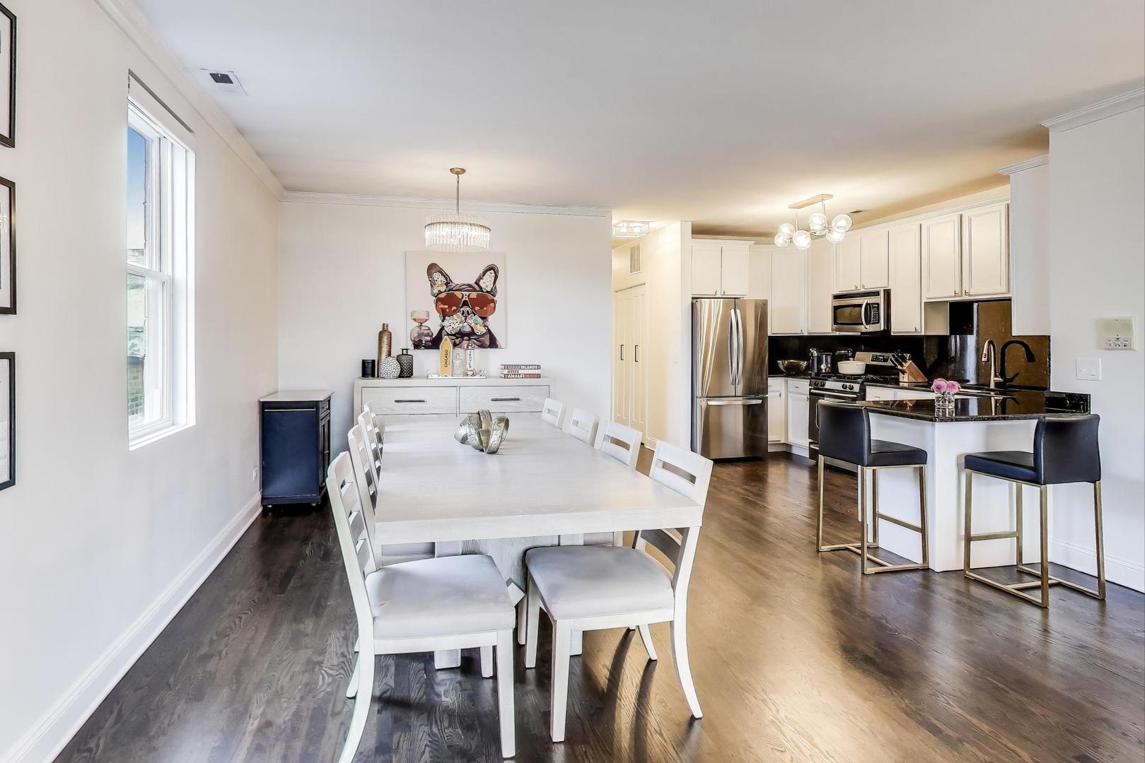 2130 W Division Street Unit: 4W
