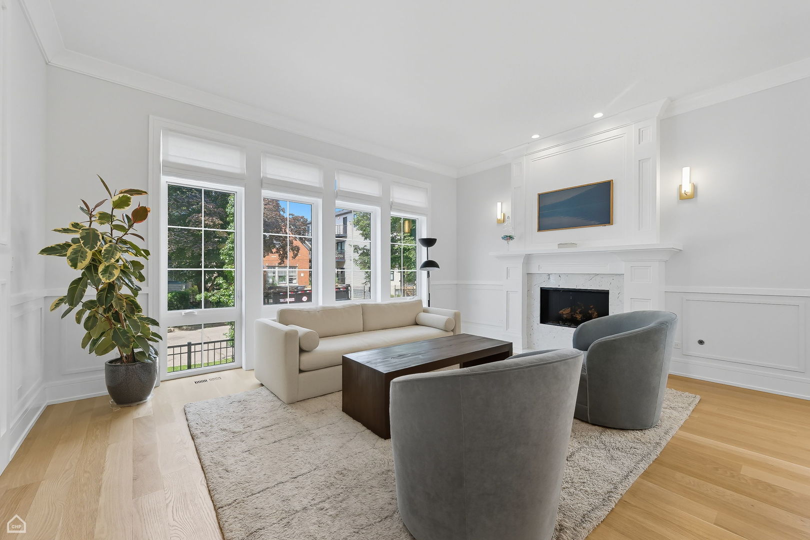 2421 W Belden Avenue