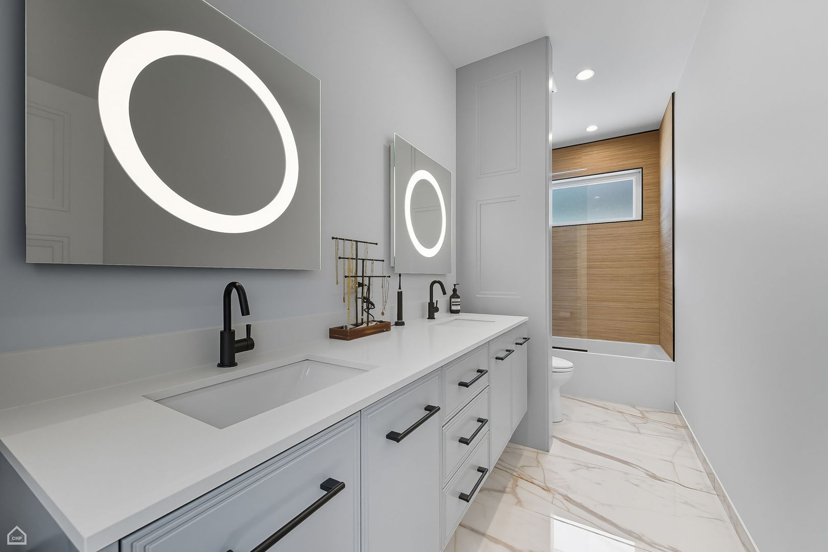 2421 W Belden Avenue