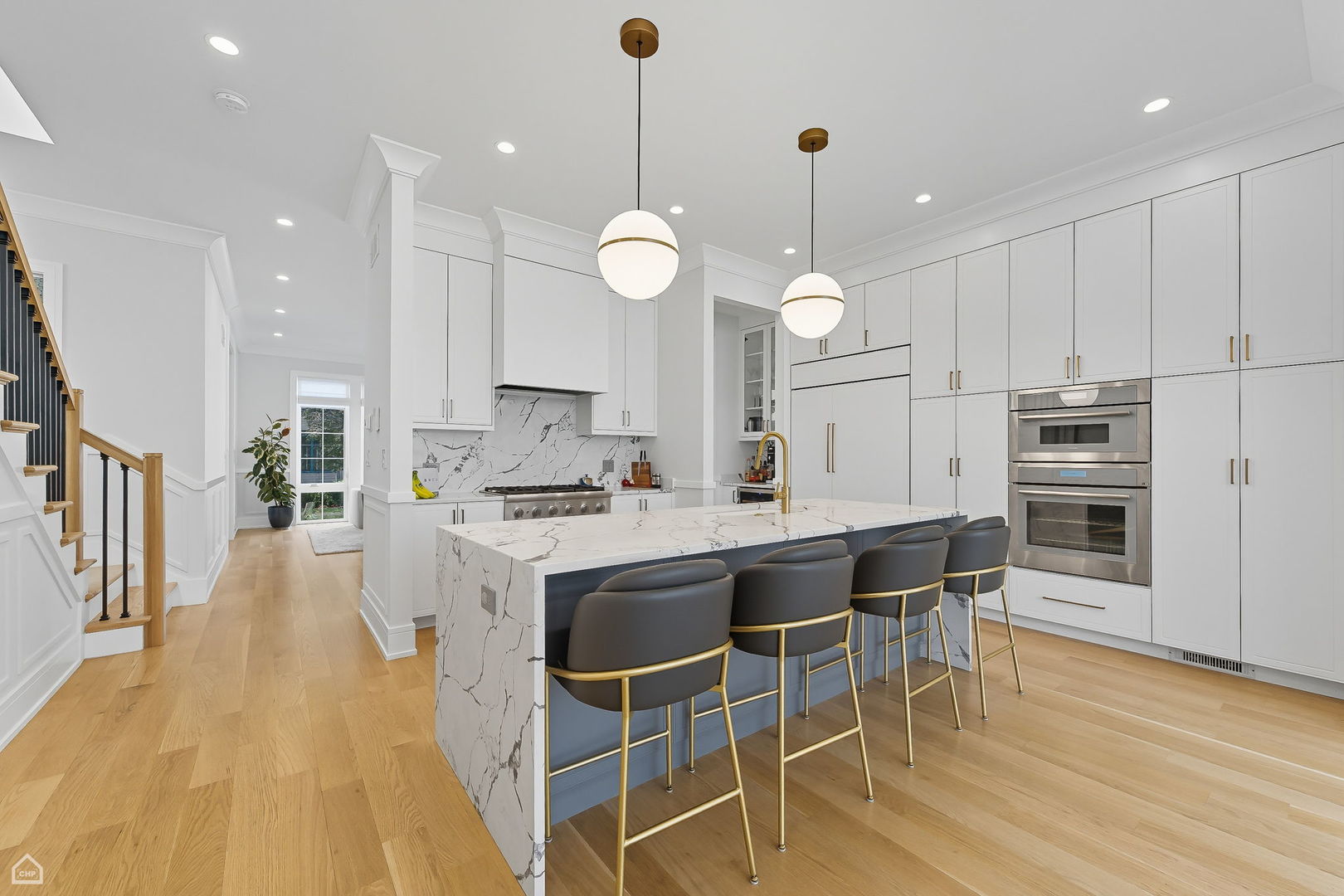 2421 W Belden Avenue